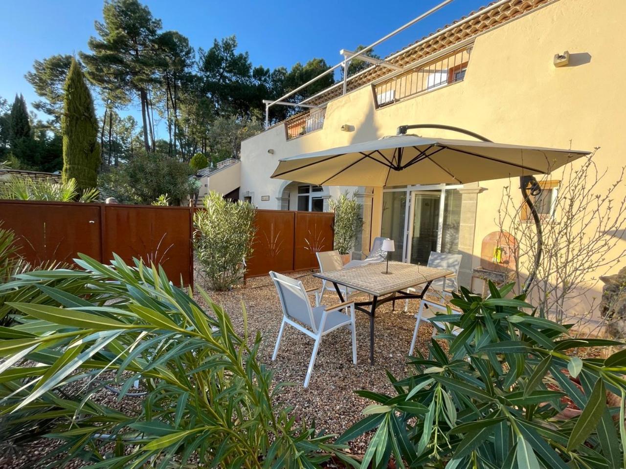 O Coeur Des Ocres Apartment Roussillon  Exterior photo